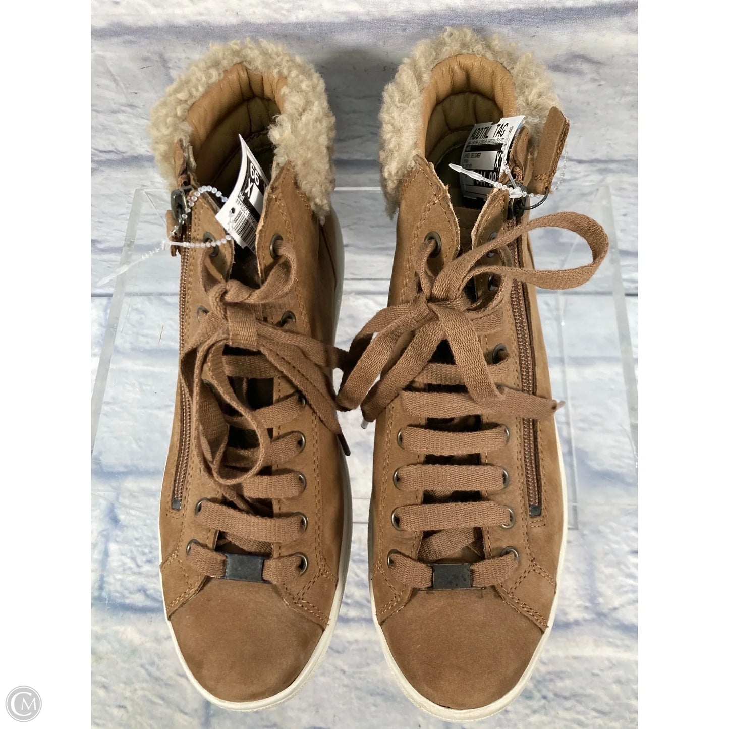 Shoes Designer By Ugg In Brown, Size: 9