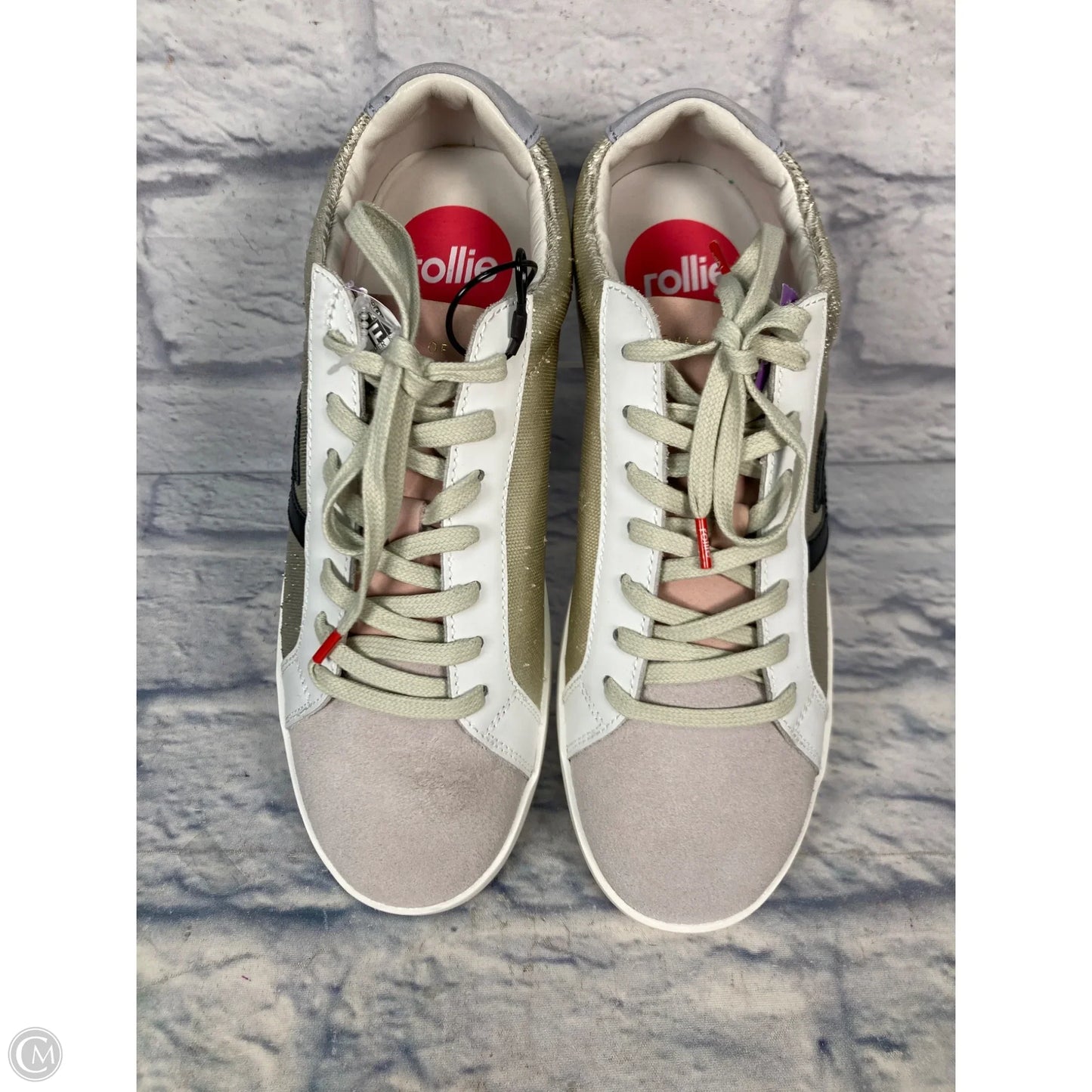 Shoes Sneakers By Clothes Mentor In Cream & Tan, Size: 9
