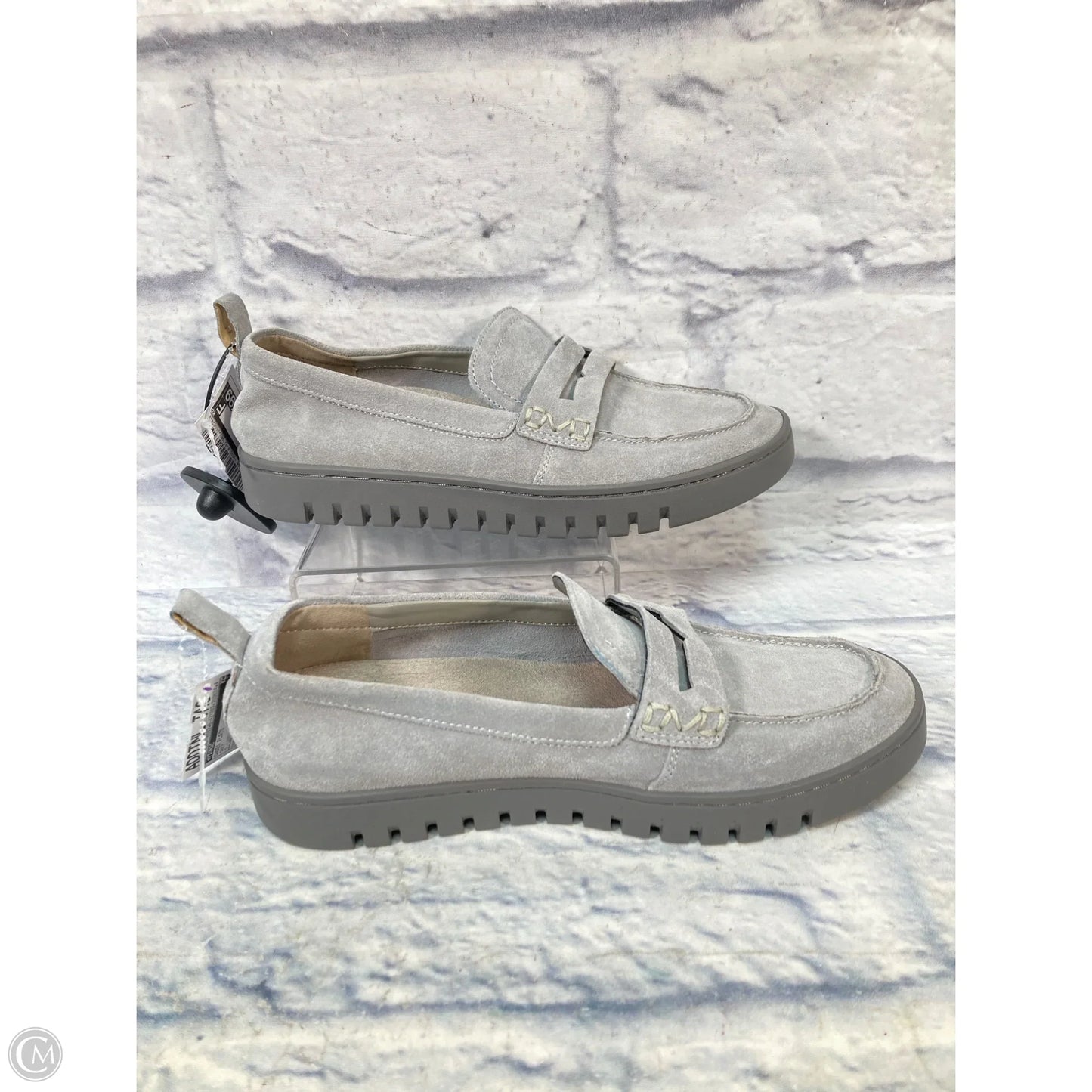 Shoes Flats By Vionic In Grey, Size: 6
