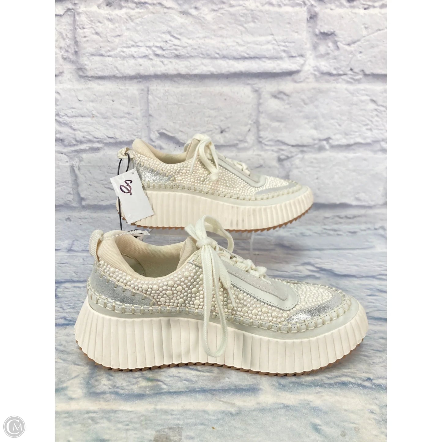 Shoes Sneakers By Dolce Vita In Grey & White, Size: 5.5