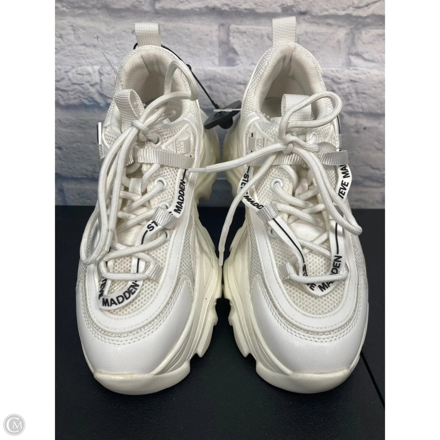 Shoes Sneakers By Steve Madden In White, Size: 9.5