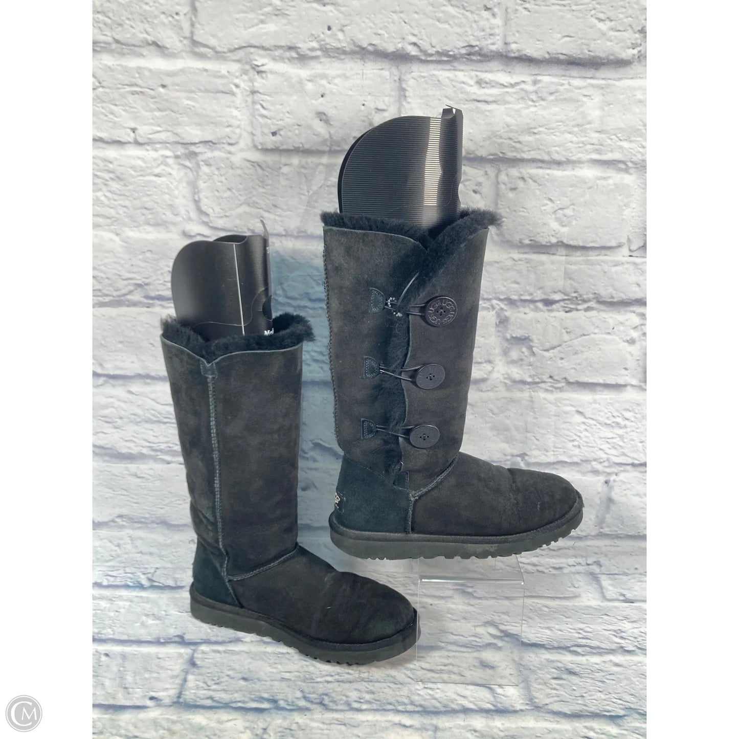 Boots Designer By Ugg In Black, Size: 8