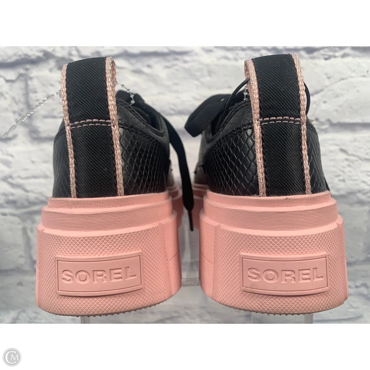 Shoes Sneakers By Sorel In Black & Pink, Size: 6.5
