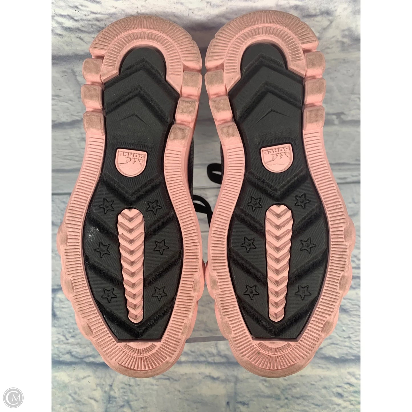 Shoes Sneakers By Sorel In Black & Pink, Size: 6.5