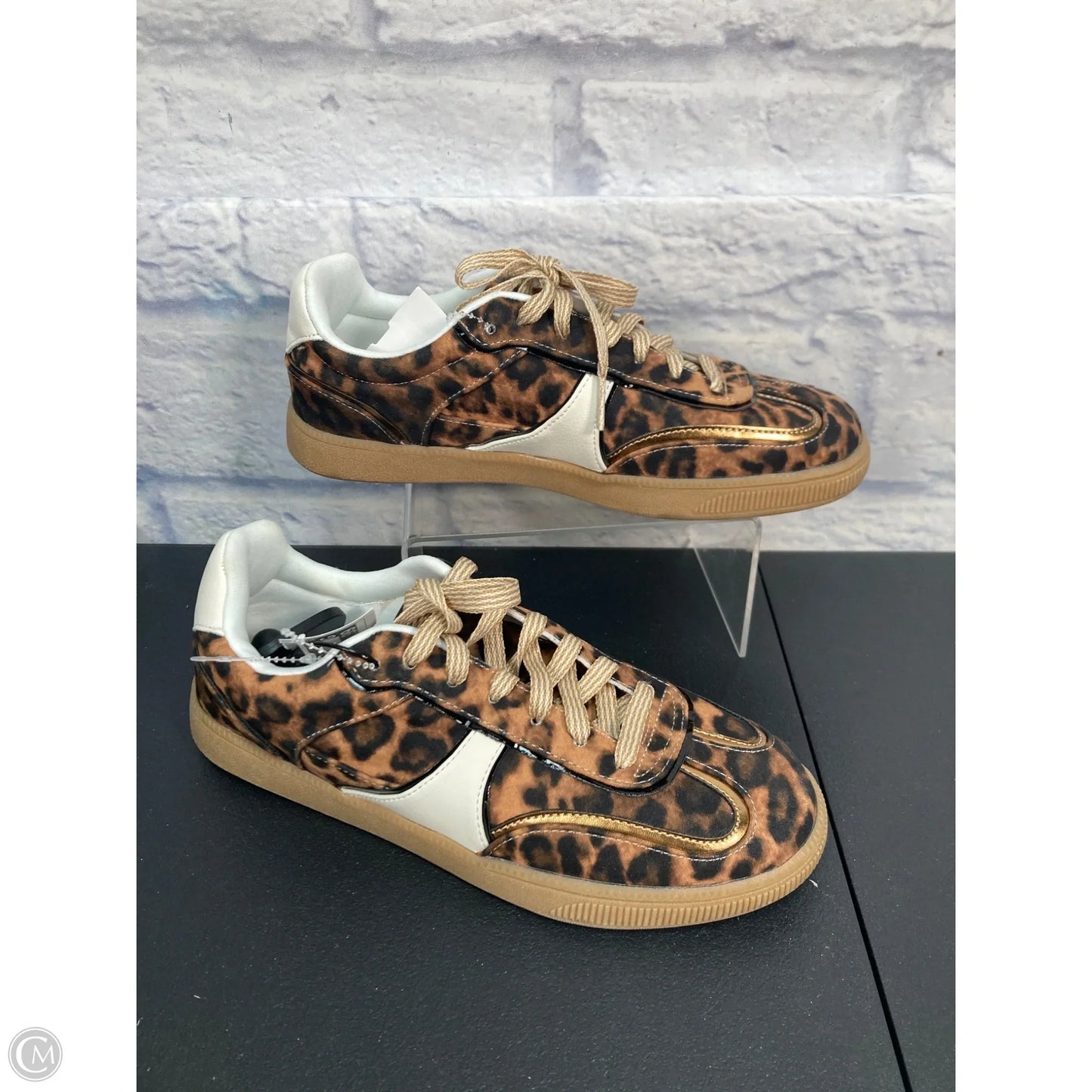 Shoes Sneakers By Clothes Mentor In Animal Print, Size: 7