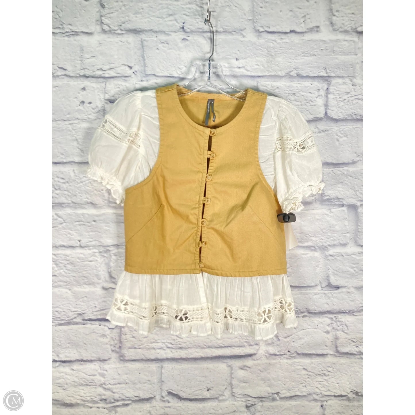Top Short Sleeve By Anthropologie In Cream & Tan, Size: Xs