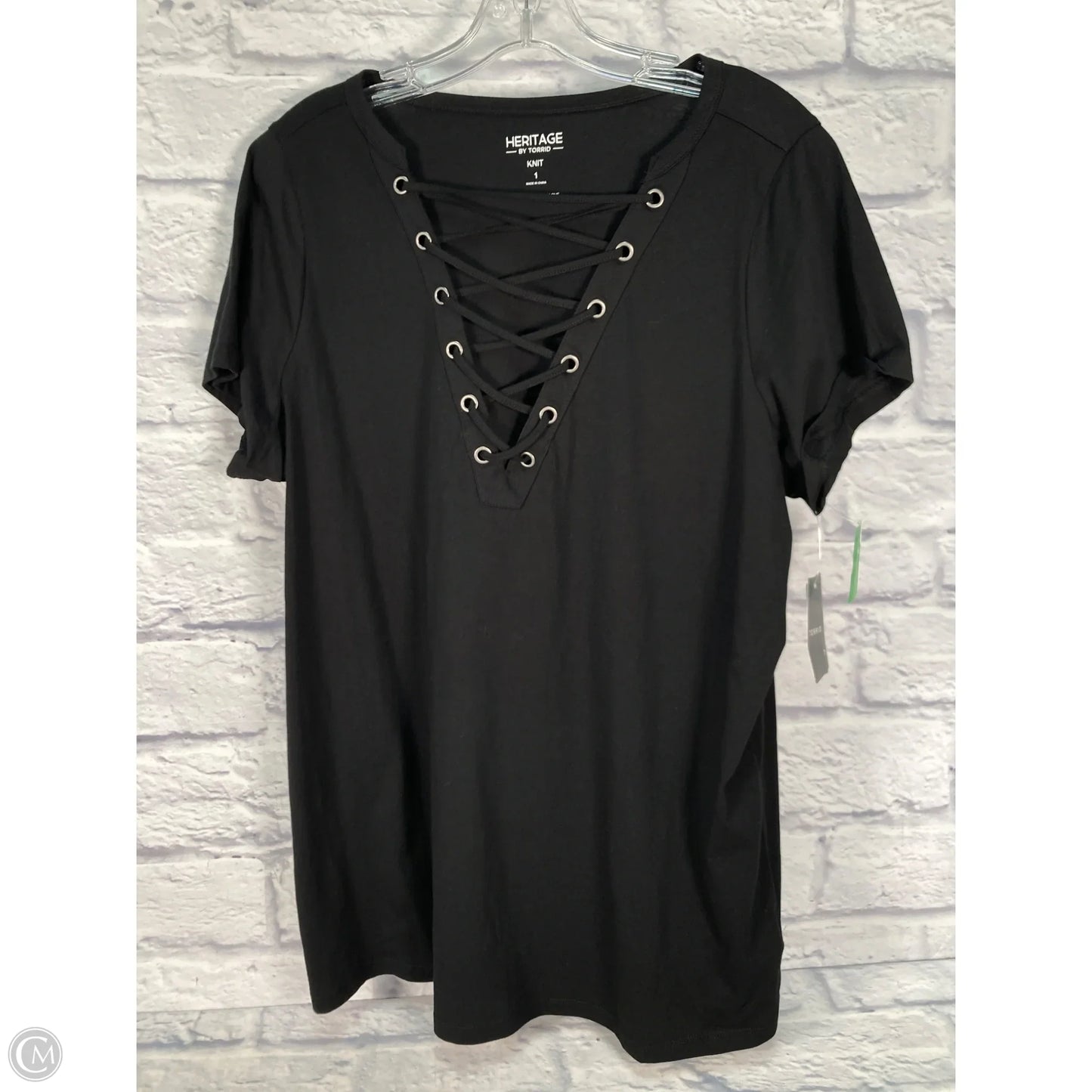 Top Short Sleeve By Torrid In Black, Size: 1x