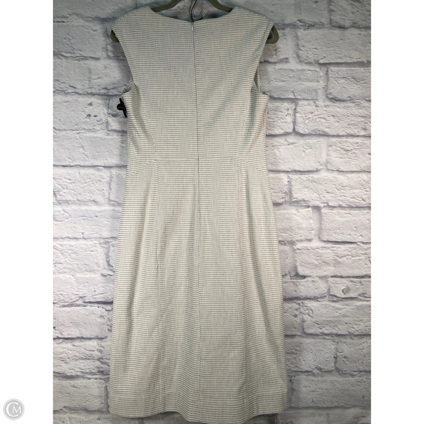 Dress Casual Short By Clothes Mentor In Cream, Size: M