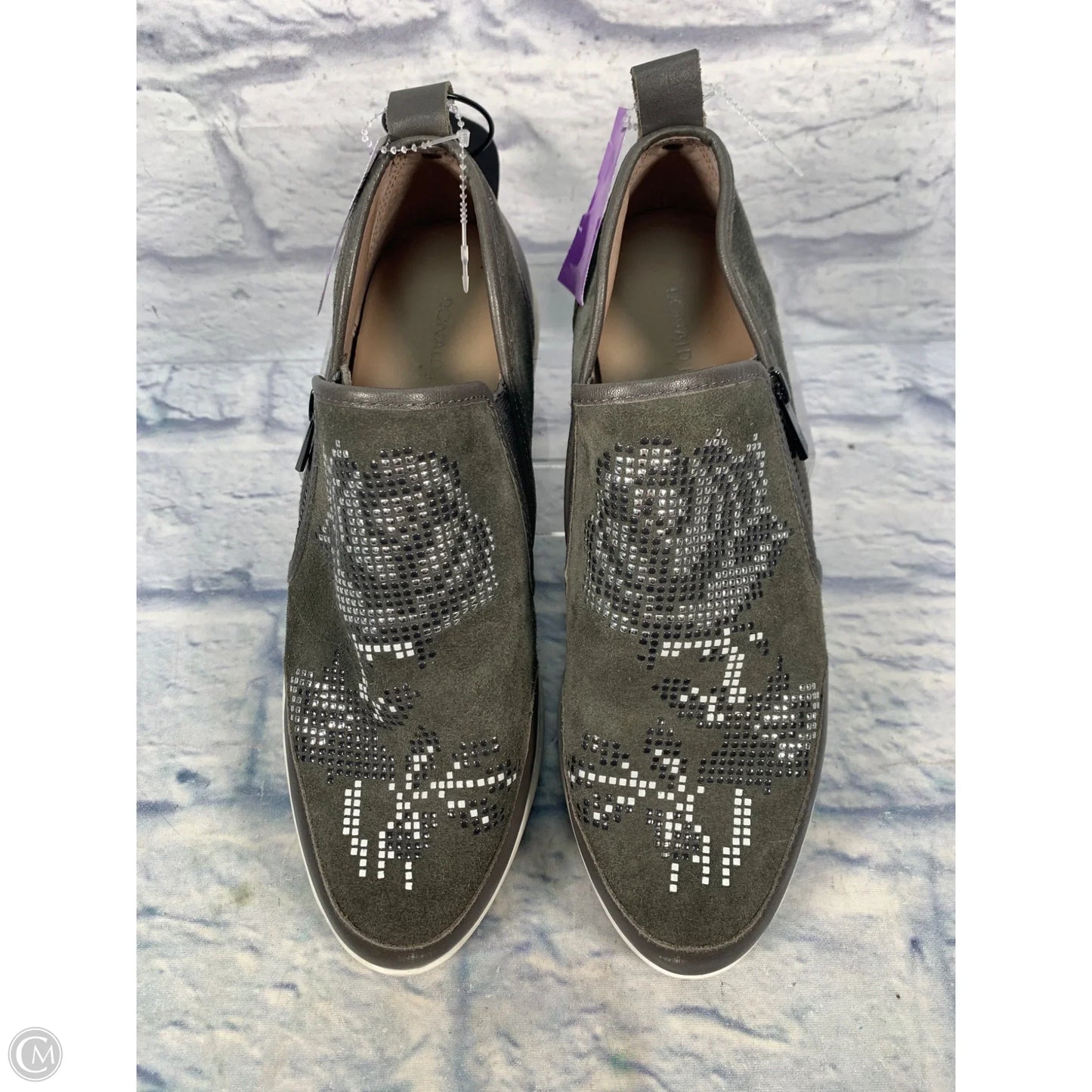 Shoes Sneakers By Donald Pliner In Grey, Size: 8.5