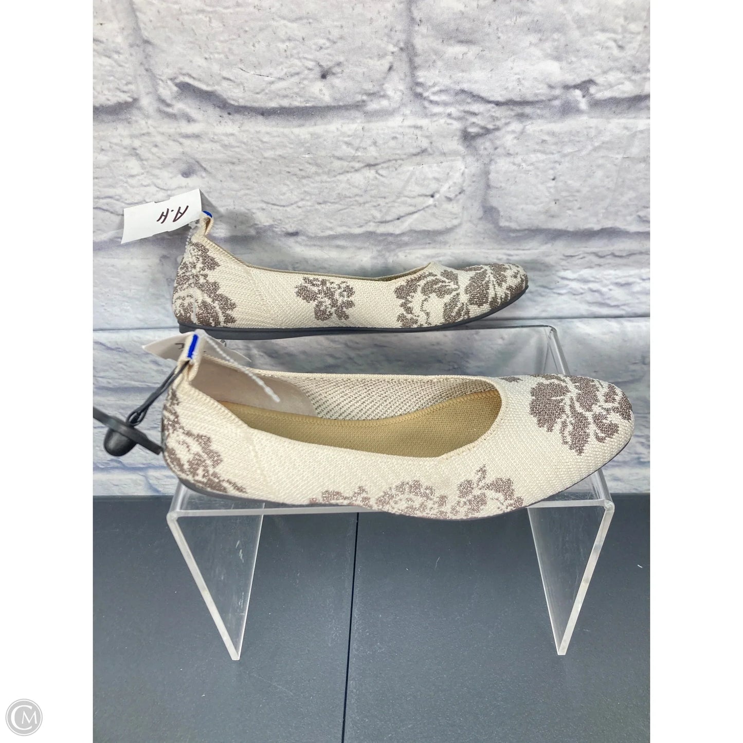 Shoes Flats By Rothys In Cream, Size: 8.5
