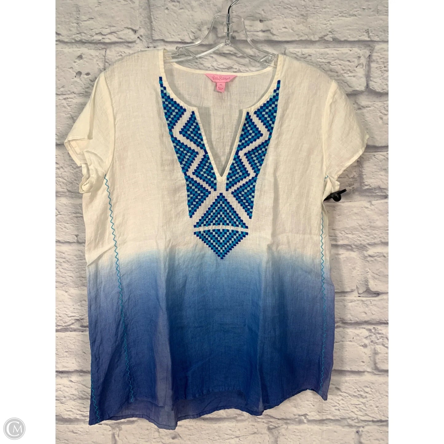 Top Short Sleeve Designer By Lilly Pulitzer In Blue & White, Size: Xs