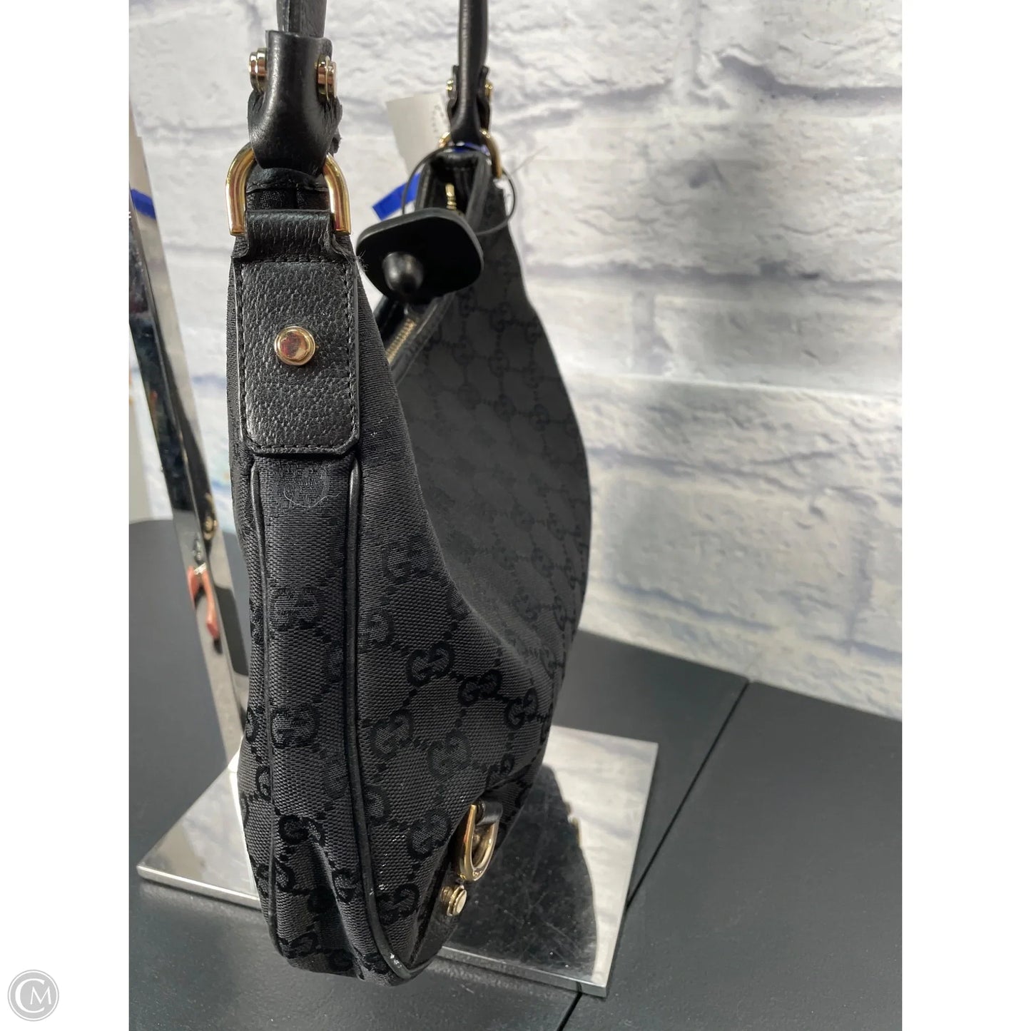 Handbag Luxury Designer By Gucci, Size: Medium