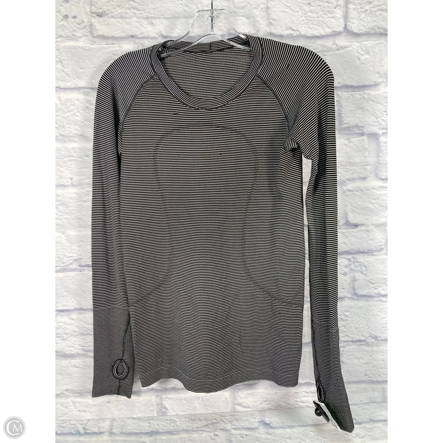 Athletic Top Long Sleeve Crewneck By Lululemon In Black & White, Size: 6