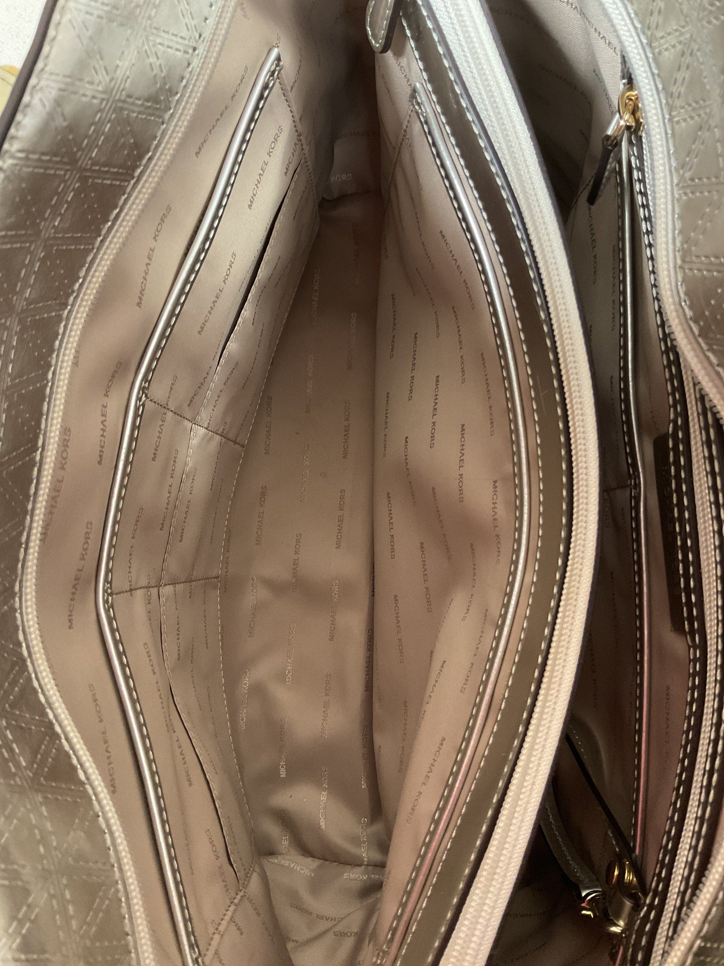 Handbag Designer By Michael Kors In Silver, Size:Large