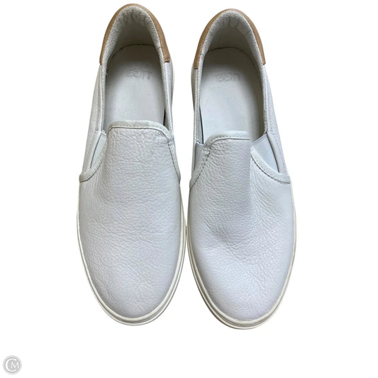 Shoes Designer By Ugg In White, Size: 8