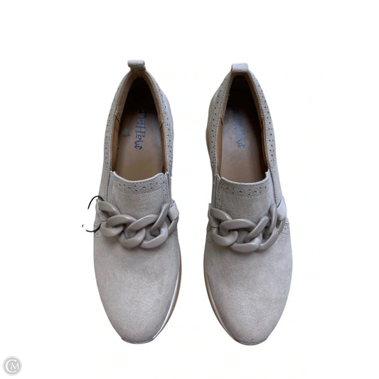 Shoes Flats By Mad Love In Tan, Size: 10