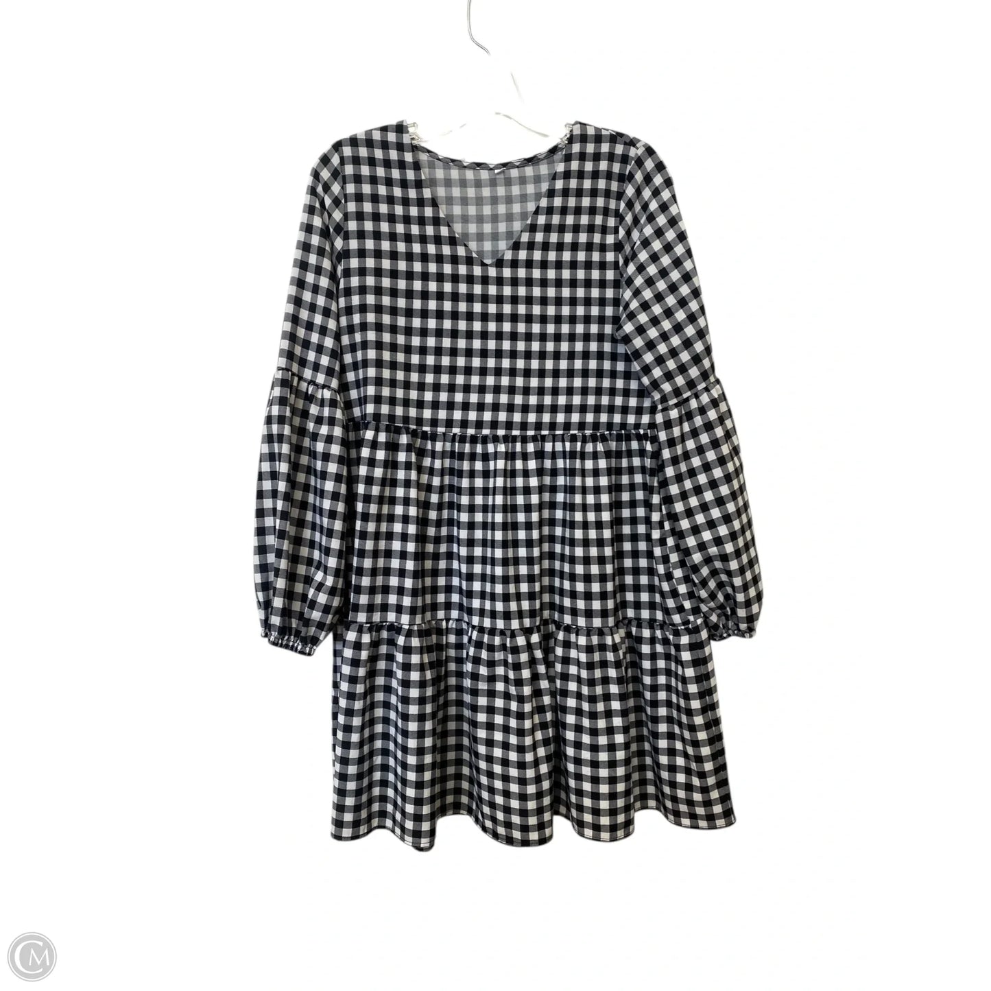 Dress Casual Short By Cmf In Black & White, Size: M