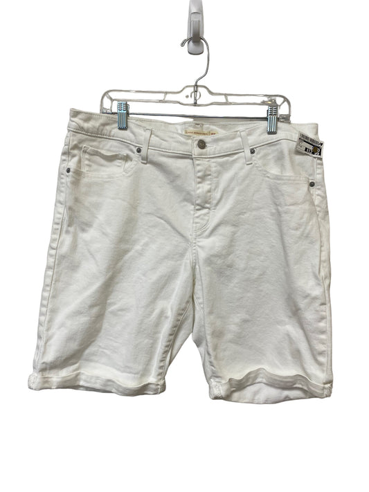Shorts By Levis  Size: 18