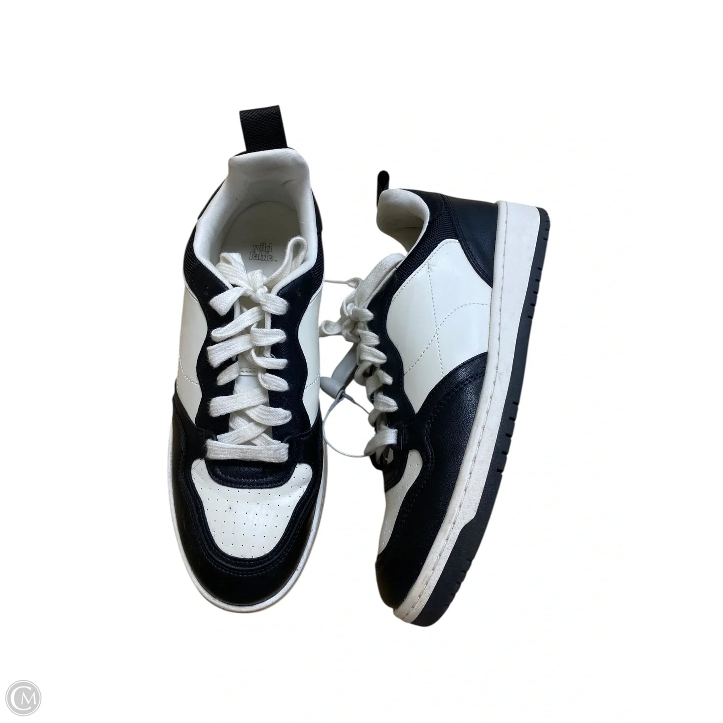 Shoes Sneakers By Wild Fable In Black & White, Size: 10