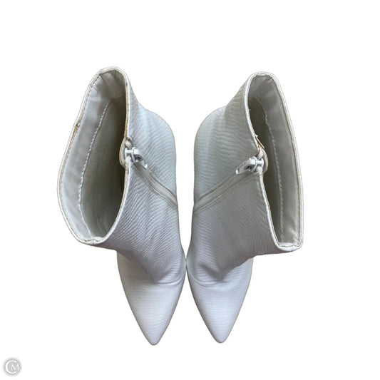 Boots Ankle Heels By Clothes Mentor In White, Size: 9