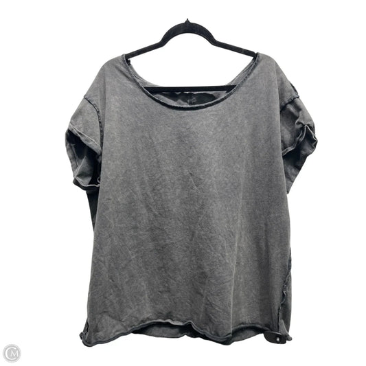 Top Short Sleeve By Shein In Grey, Size: 1x