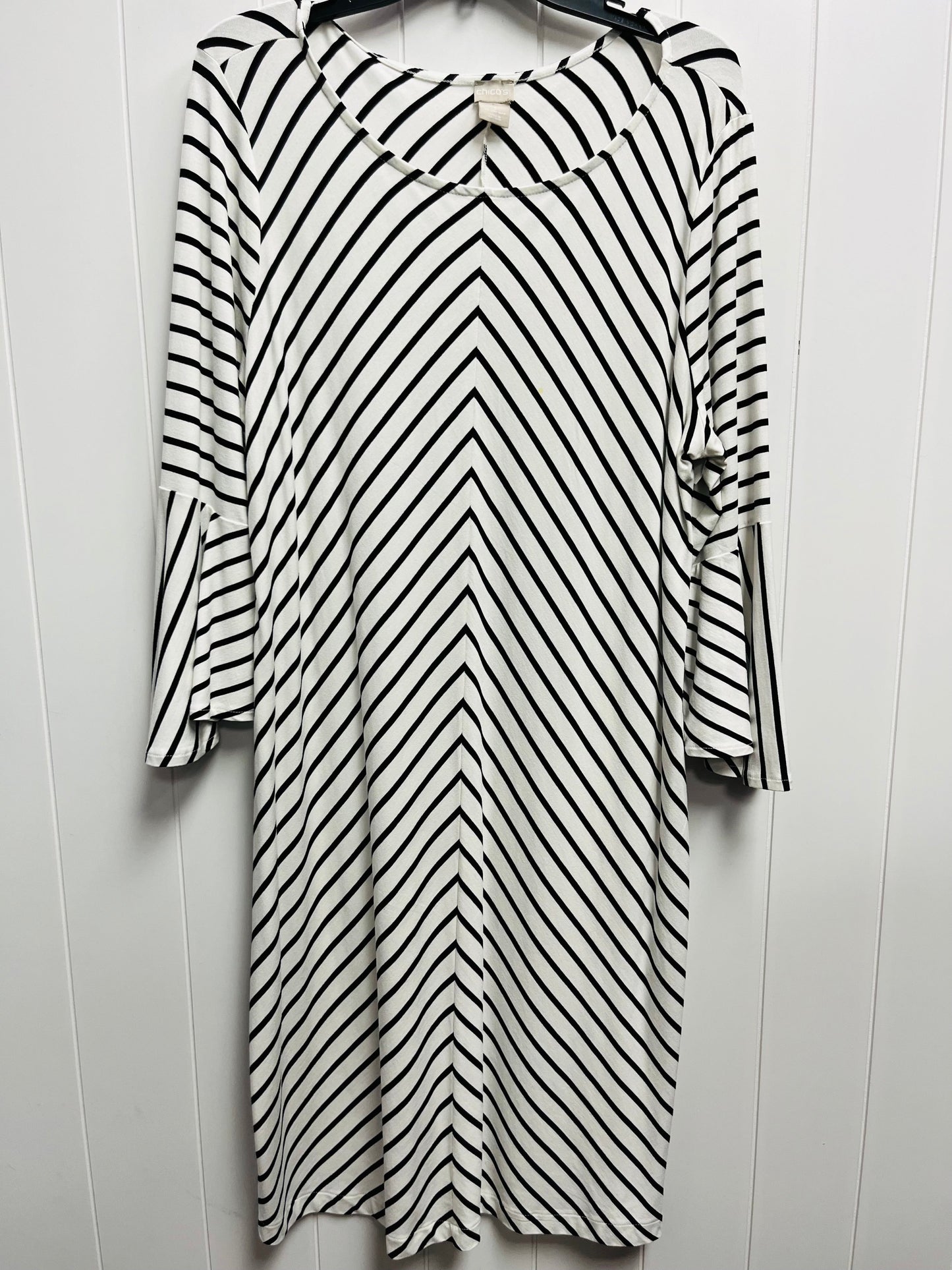 Black & White Dress Casual Short Chicos, Size Xl