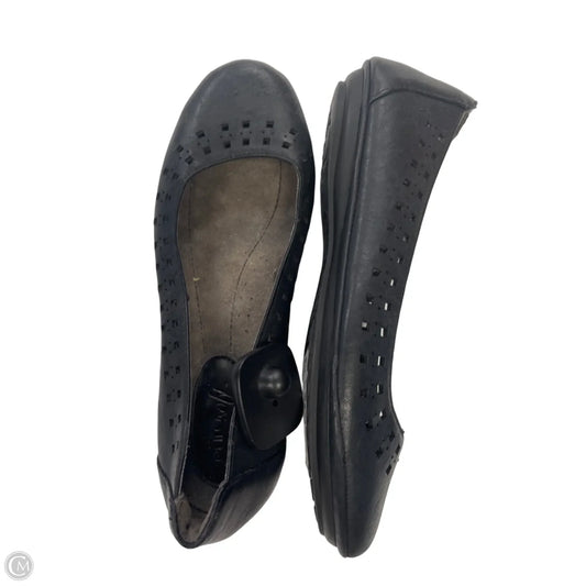 Shoes Flats By Sofft In Black, Size: 8
