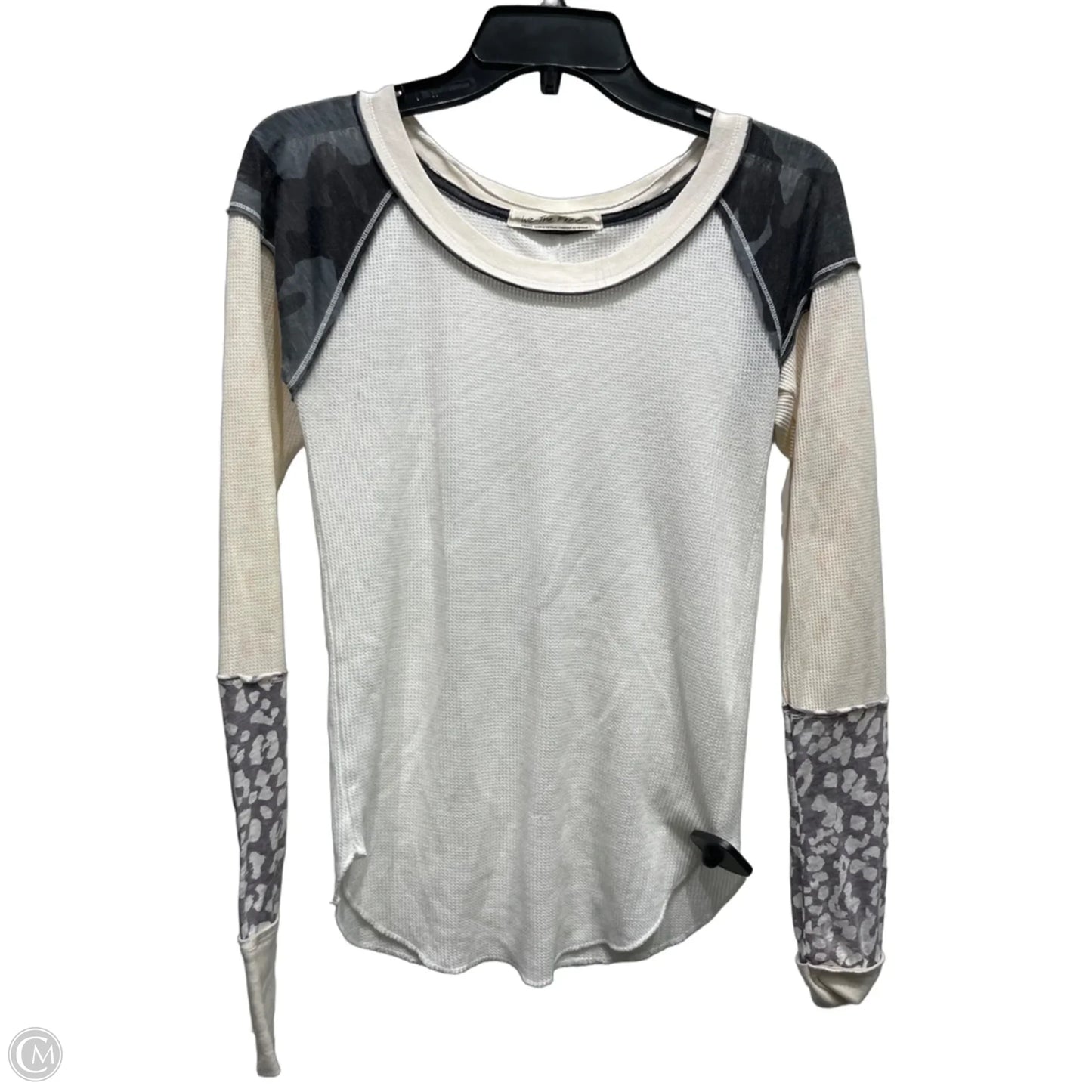Top Long Sleeve By We The Free In Grey & White, Size: S