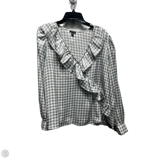 Top Long Sleeve By Ann Taylor In Grey & White, Size: Xl