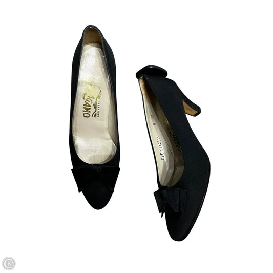 Shoes Luxury Designer By Ferragamo In Black, Size: 5