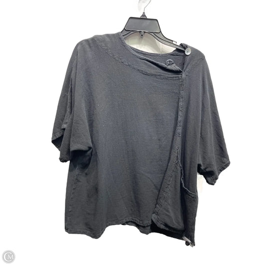 Top Short Sleeve By Oh My Gauze In Black, Size: 2x