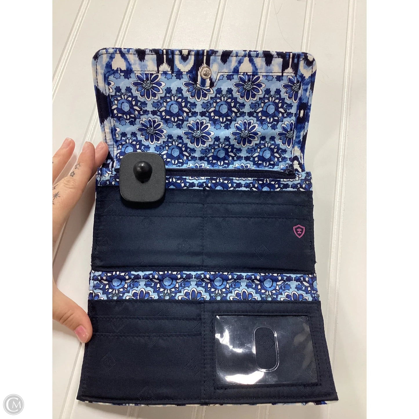 Wallet By Vera Bradley, Size: Medium