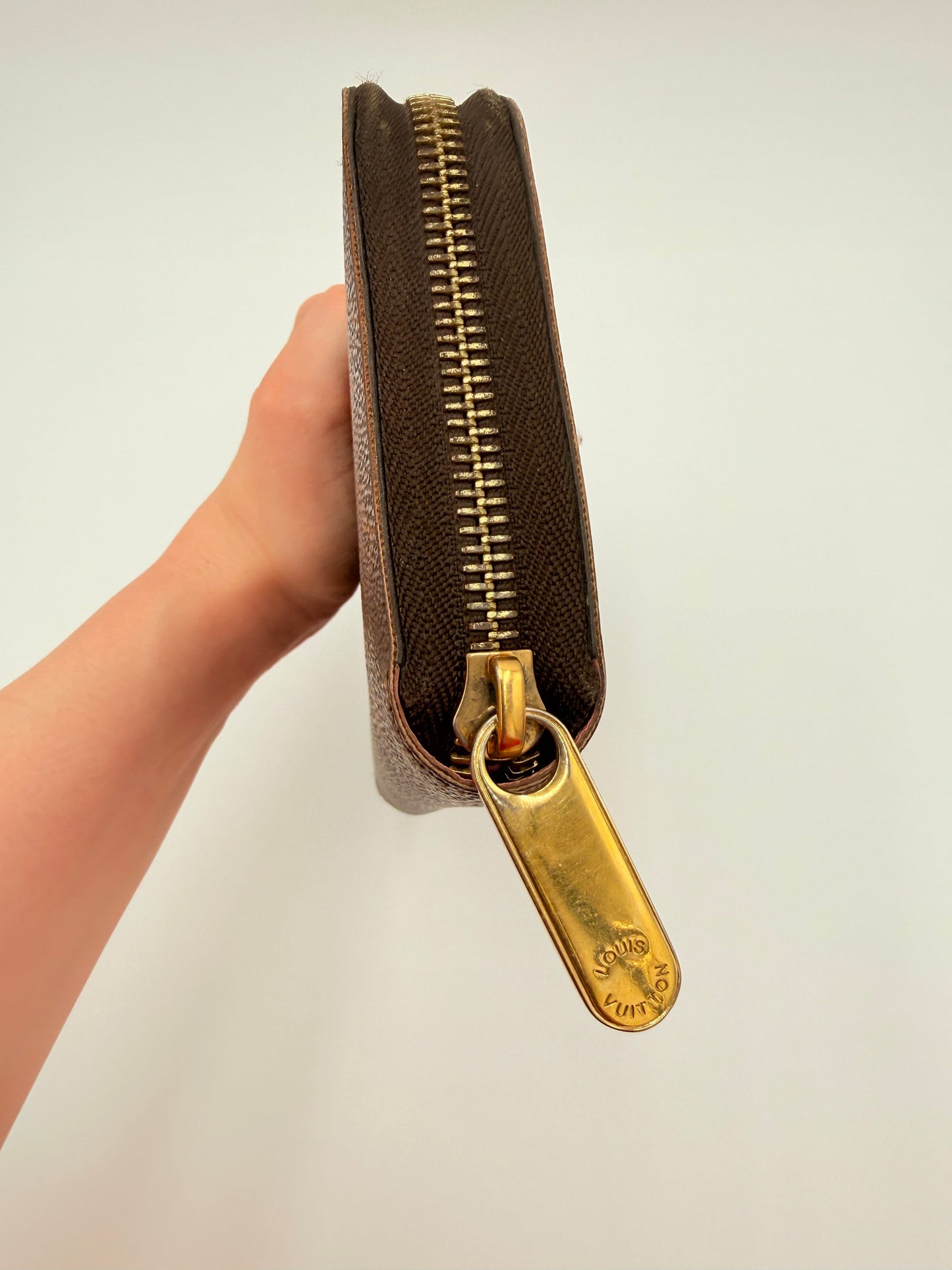 Wallet Luxury Designer By Louis Vuitton, Size: Large