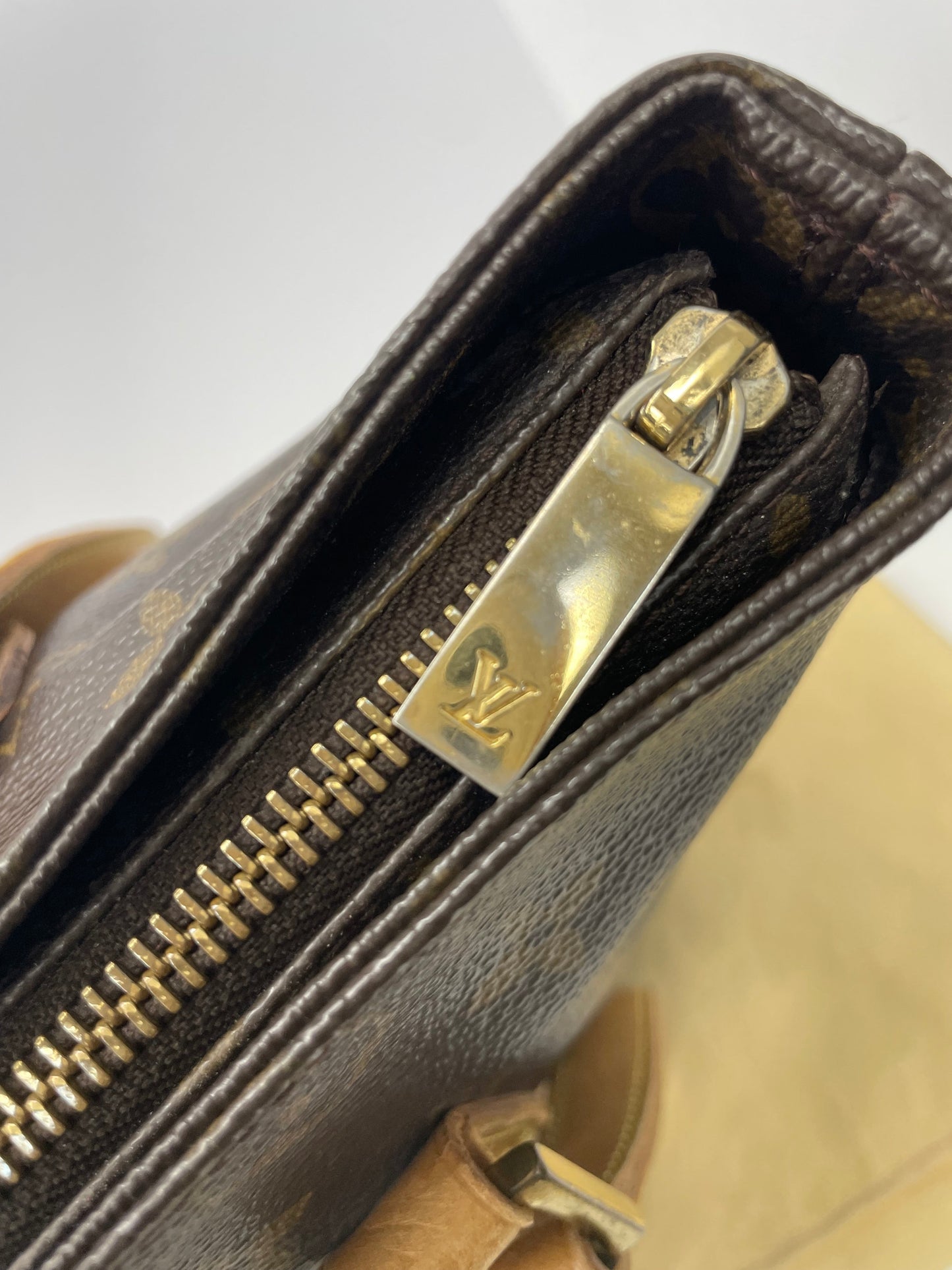 Handbag Luxury Designer By Louis Vuitton, Size: Small