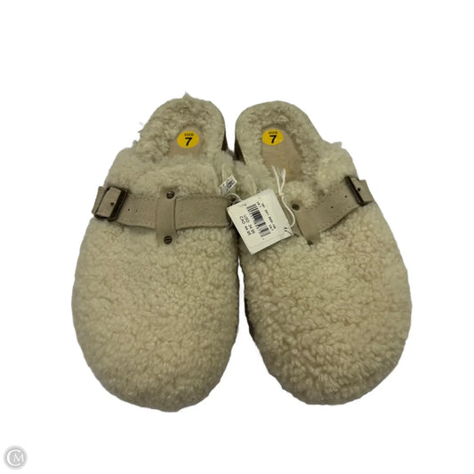 Shoes Flats By American Eagle In Cream, Size: 7
