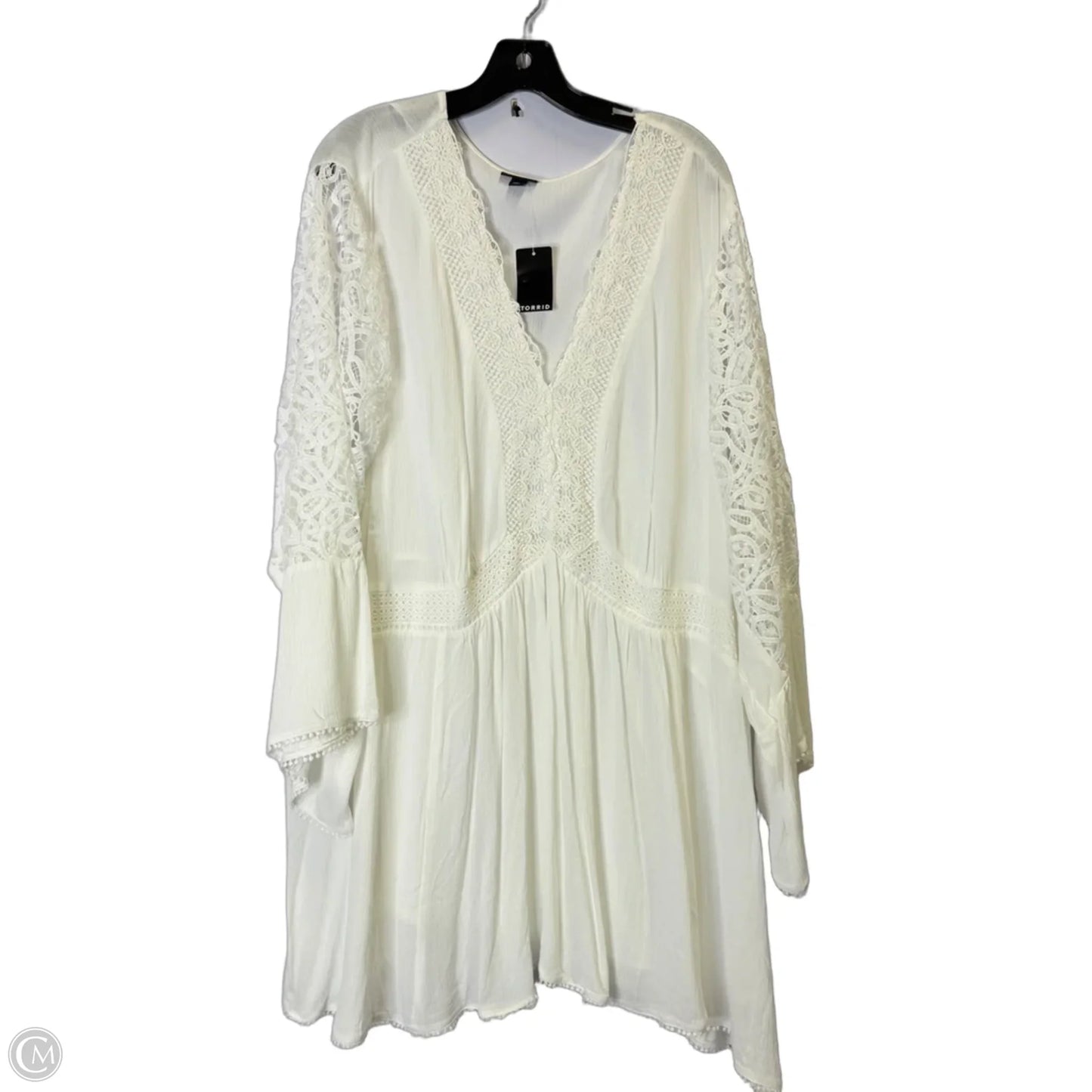 Top Short Sleeve By Torrid In White, Size: 6