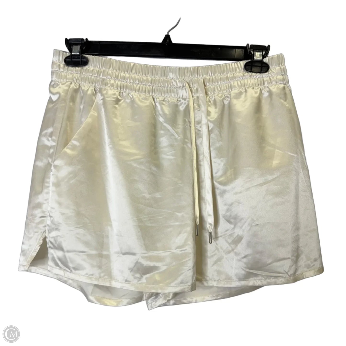 Shorts By Divided In Cream, Size: M