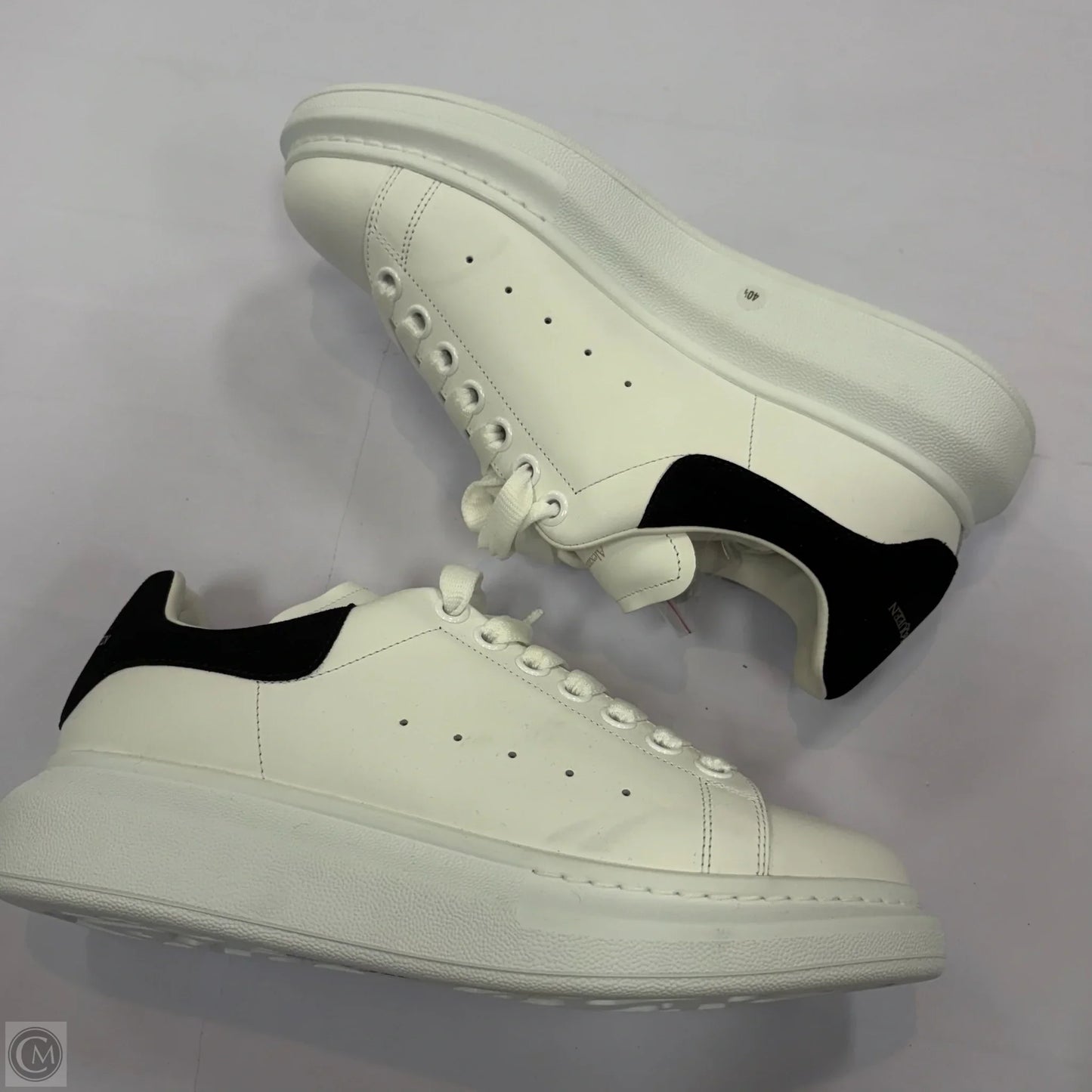 Shoes Luxury Designer By Alexander Mcqueen In White, Size: 10.5