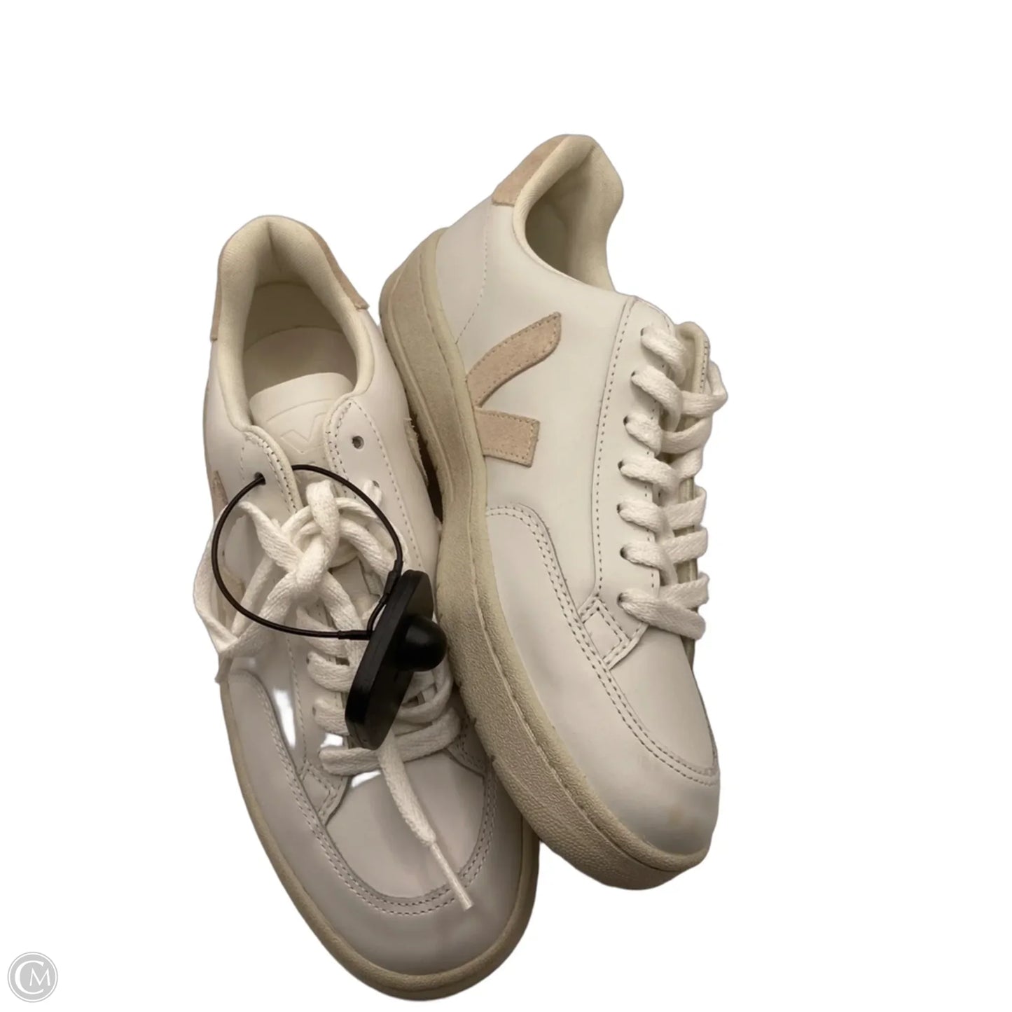 Shoes Sneakers By Veja In White, Size: 7