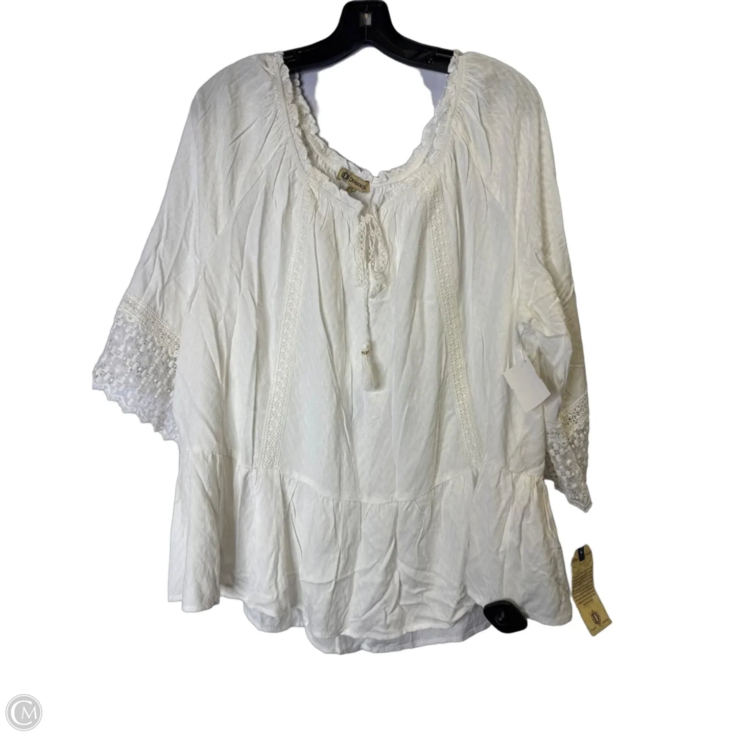 Top Short Sleeve By Democracy In White, Size: 2x