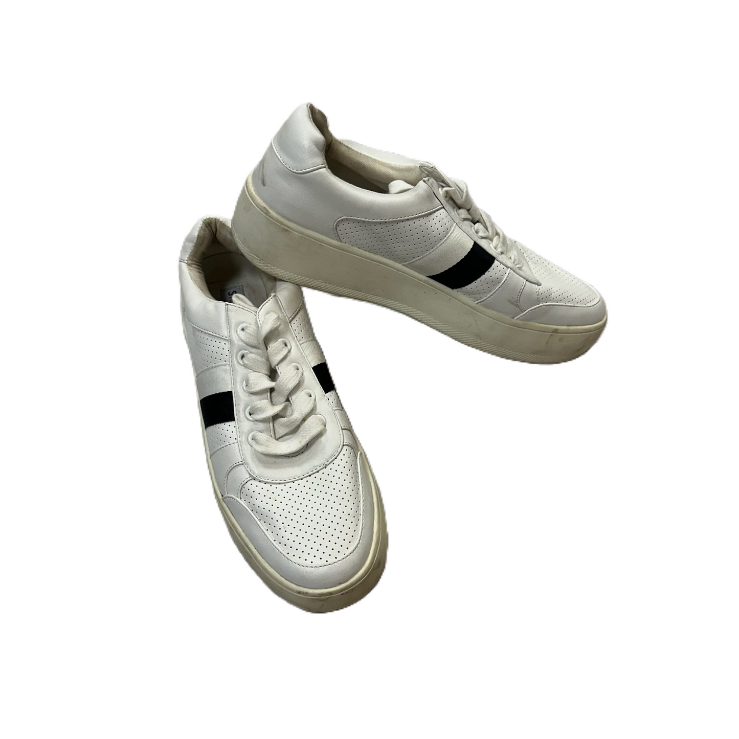 Shoes Sneakers By Steve Madden In White, Size: 9