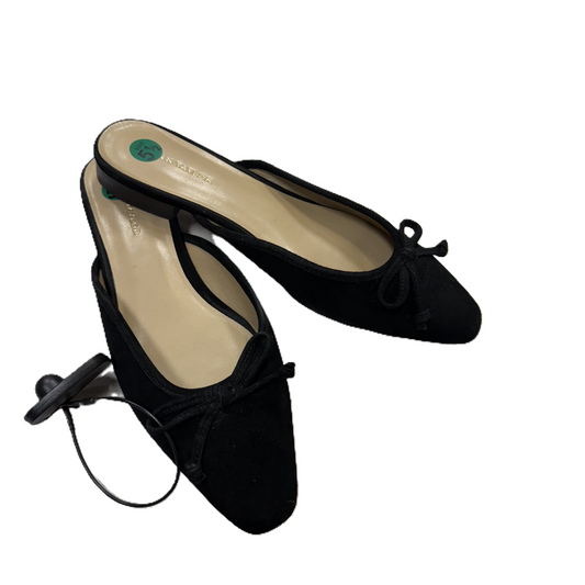 Shoes Flats By Ann Taylor In Black, Size: 5.5