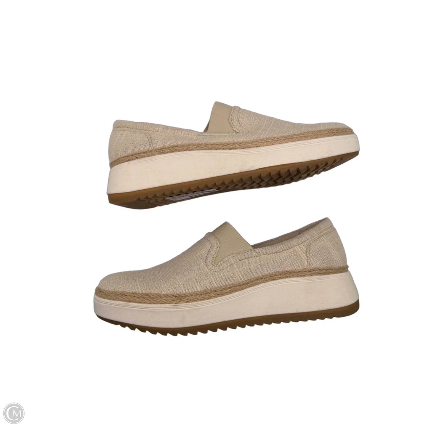 Shoes Flats By Clarks In Cream, Size: 10