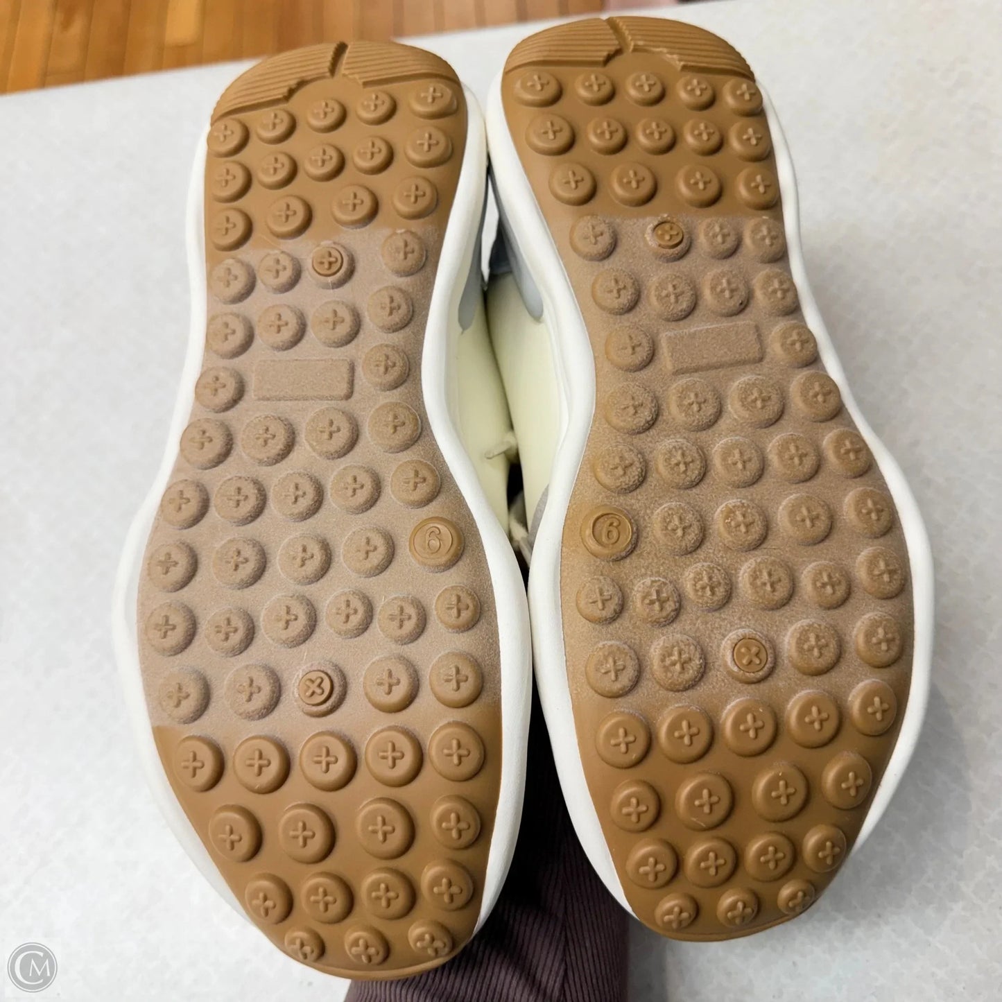 Shoes Sneakers By Vintage Havana In White, Size: 9