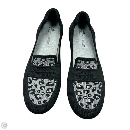 Shoes Flats By Clarks In Black, Size: 8
