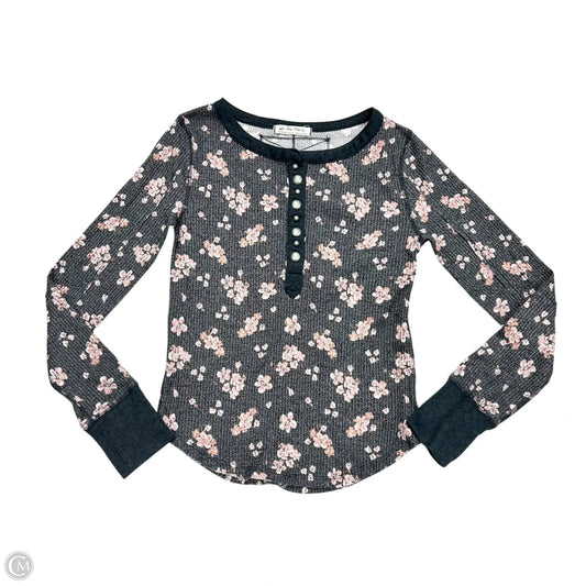 Top Long Sleeve By We The Free In Grey & Pink, Size: M