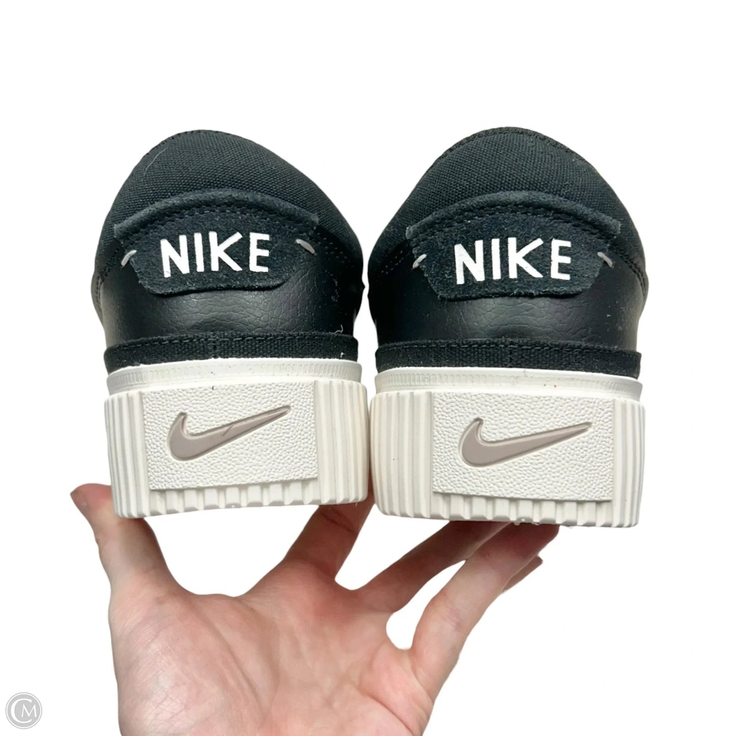 Shoes Sneakers By Nike In Black & White, Size: 11