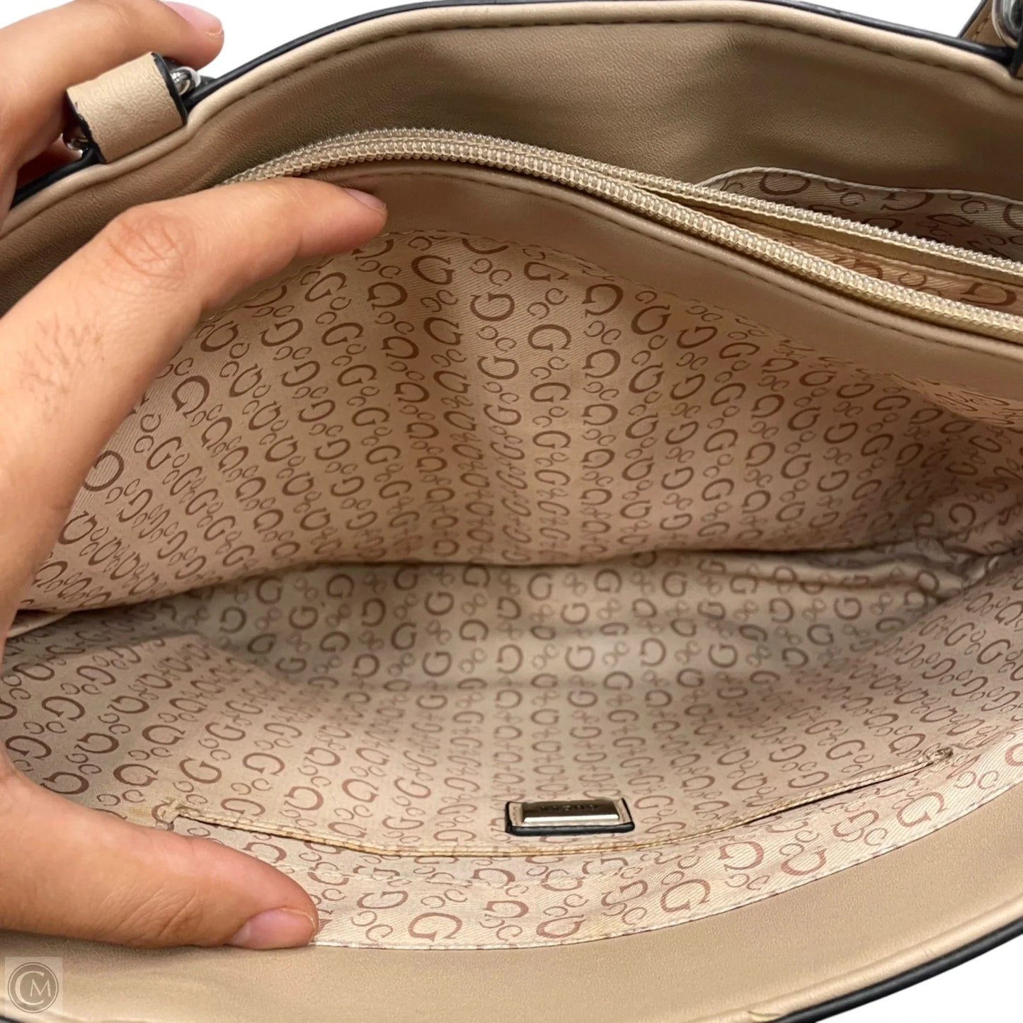 Handbag By Guess, Size: Medium