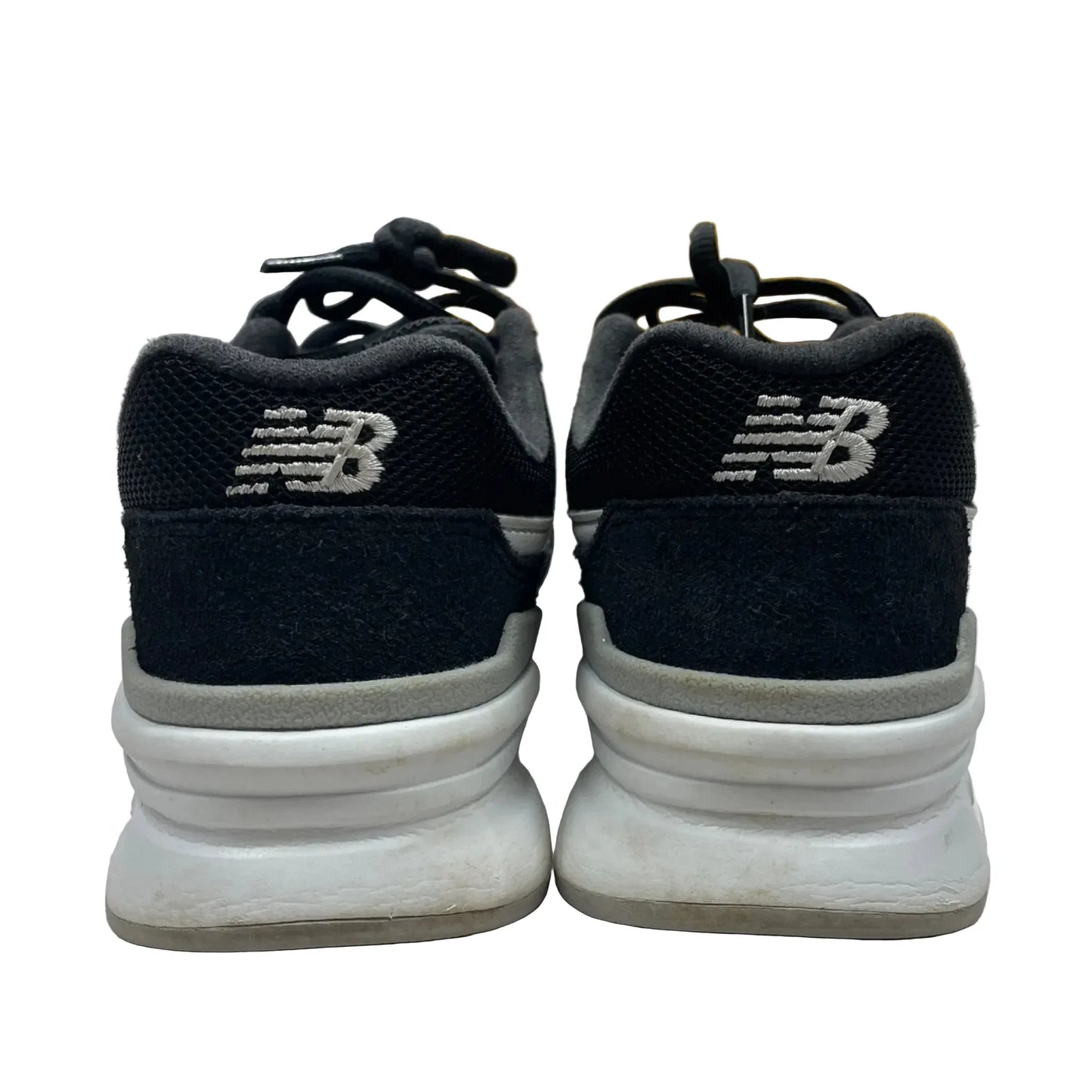 Shoes Athletic By New Balance In Black & White, Size: 8