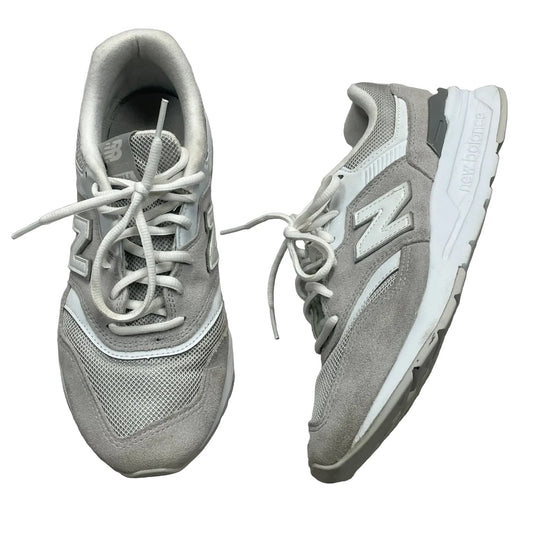 Shoes Athletic By New Balance In Grey & White, Size: 8